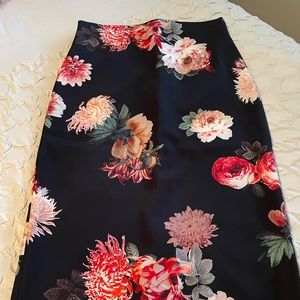 Zara long skirt, size large!
